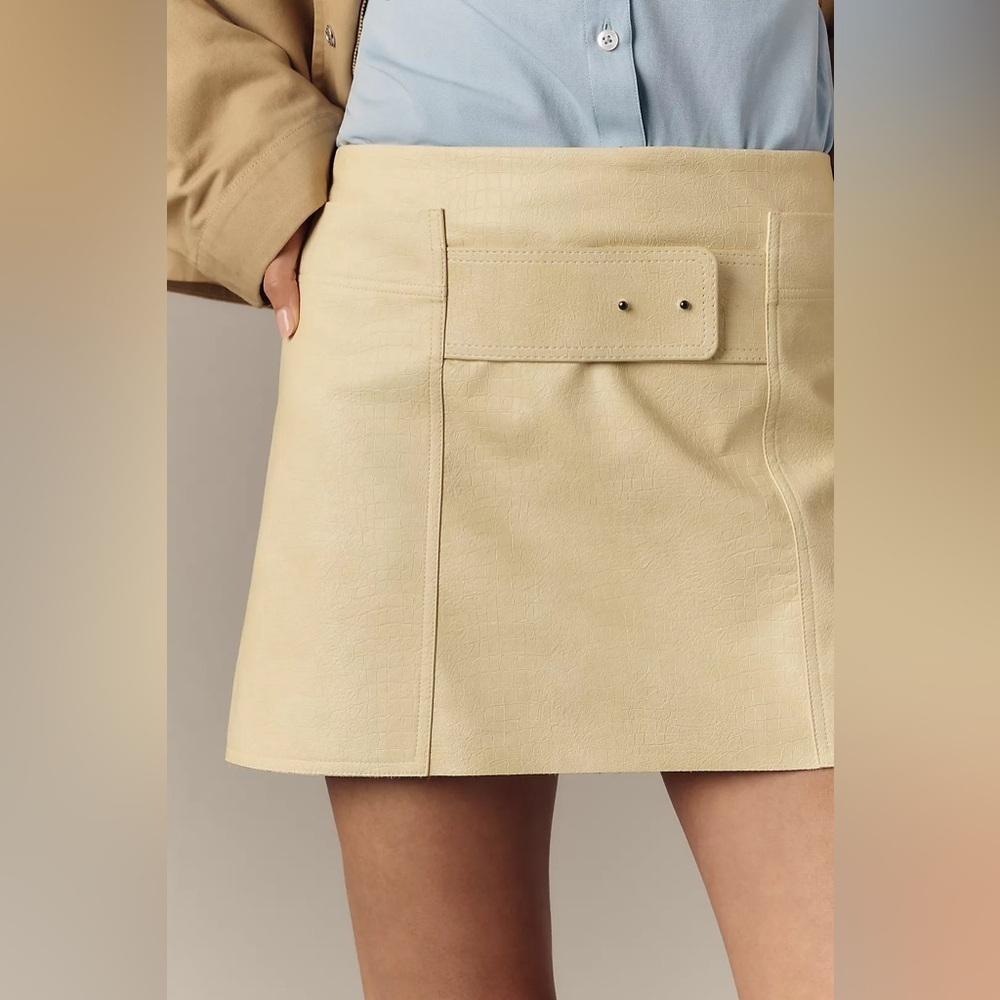 NWT! By Anthropologie Butter Yellow Faux-Leather Buckle Mini Skirt - Medium 💎